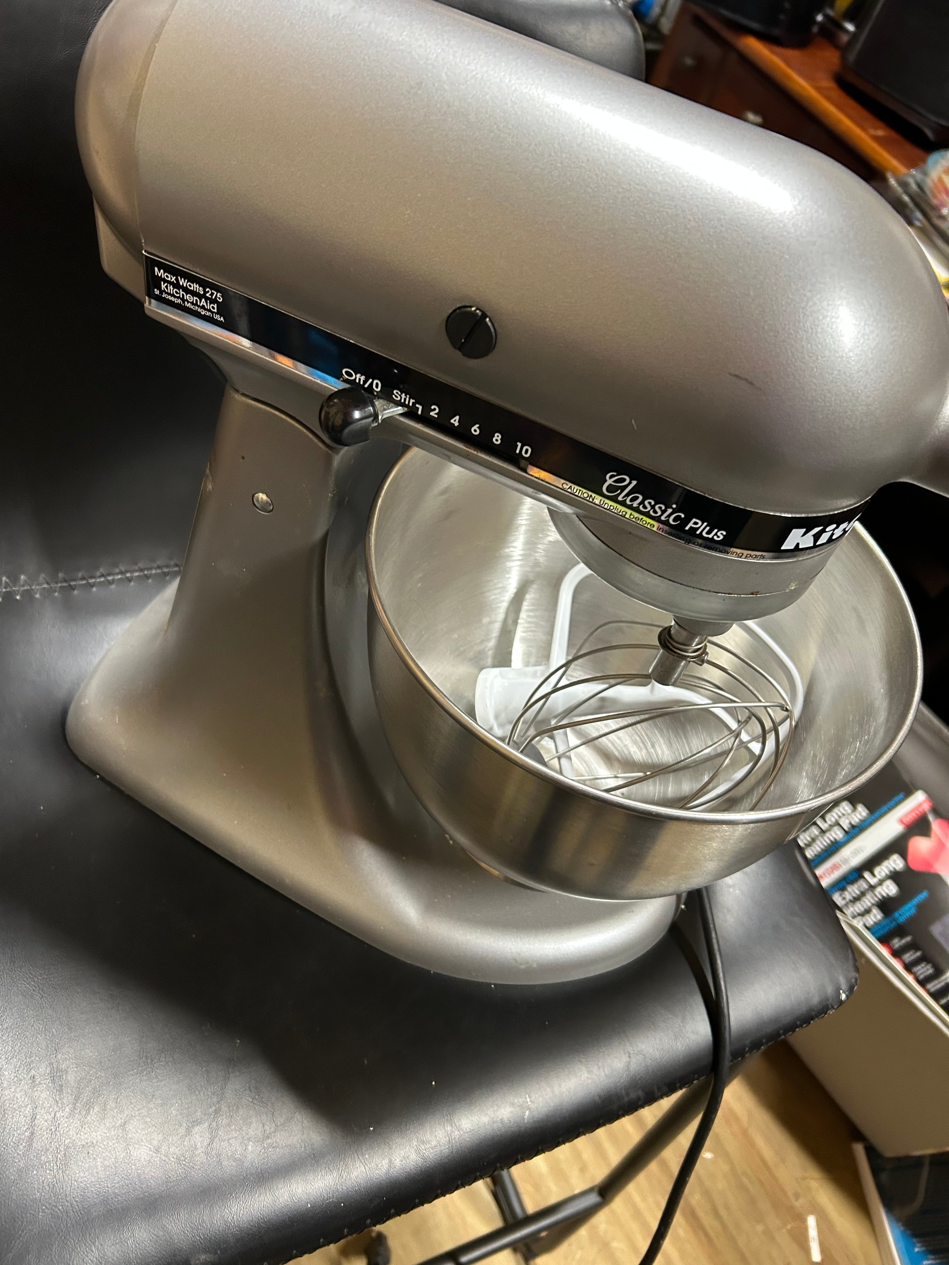 Kitchen aid classic plus mixer